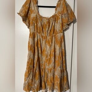 Should style dress, elastic scrunch waist, just to the knee.